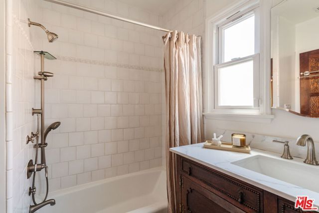 13932 Hamlin Street, Los Angeles, CA 91401