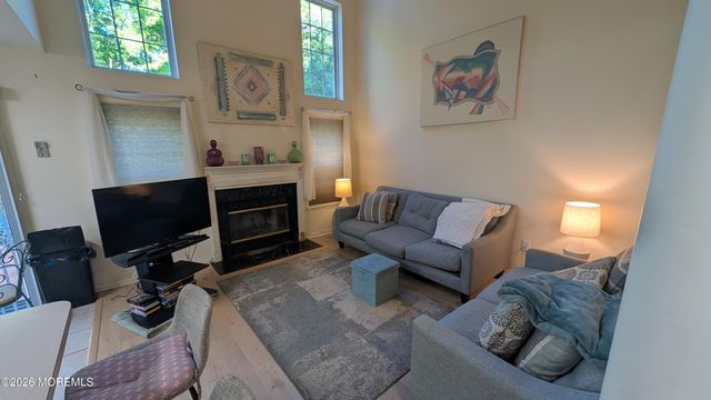 10 Beacon Court, Holmdel, NJ 07733