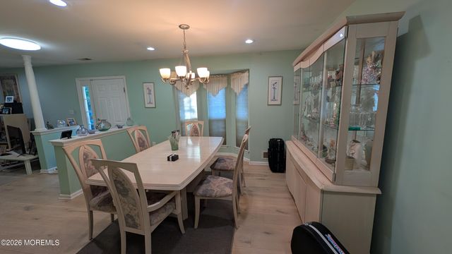 10 Beacon Court, Holmdel, NJ 07733