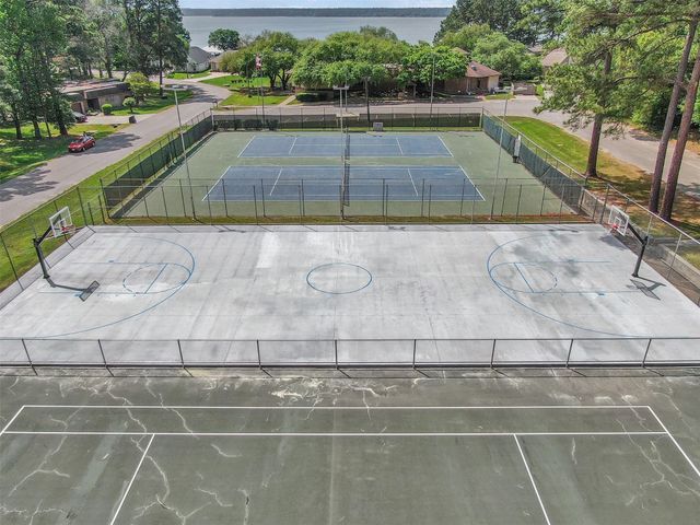 13962 Dolphin Drive, Willis, TX 77318