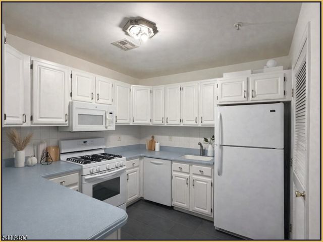 84 Union St C2, Newark City, NJ 07105