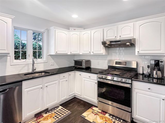 5765 Bergen Avenue, Mattituck, NY 11952