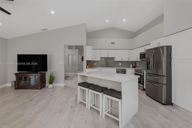 945 NW 202nd Ave, Pembroke Pines, FL 33029