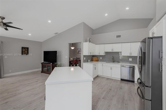 945 NW 202nd Ave, Pembroke Pines, FL 33029
