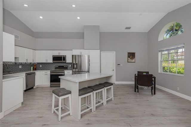 945 NW 202nd Ave, Pembroke Pines, FL 33029