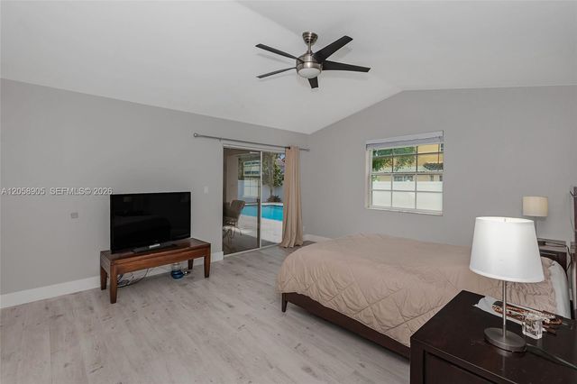 945 NW 202nd Ave, Pembroke Pines, FL 33029