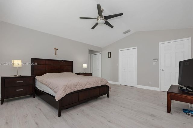 945 NW 202nd Ave, Pembroke Pines, FL 33029