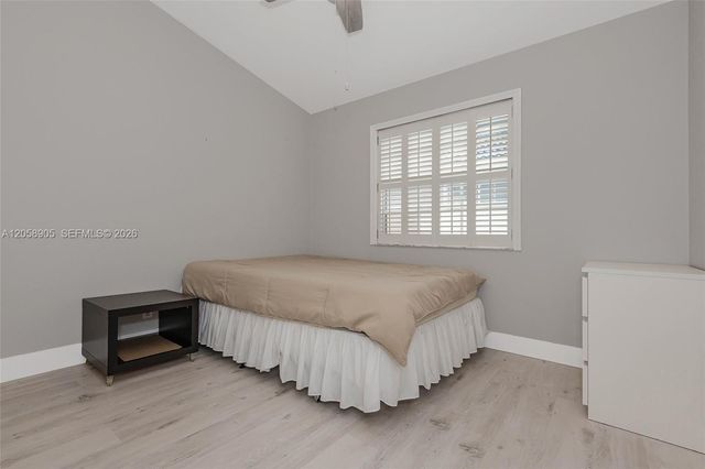 945 NW 202nd Ave, Pembroke Pines, FL 33029