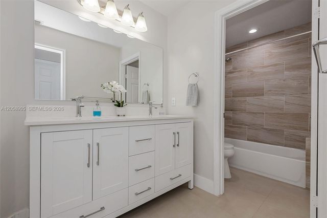 945 NW 202nd Ave, Pembroke Pines, FL 33029