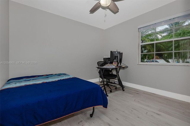 945 NW 202nd Ave, Pembroke Pines, FL 33029
