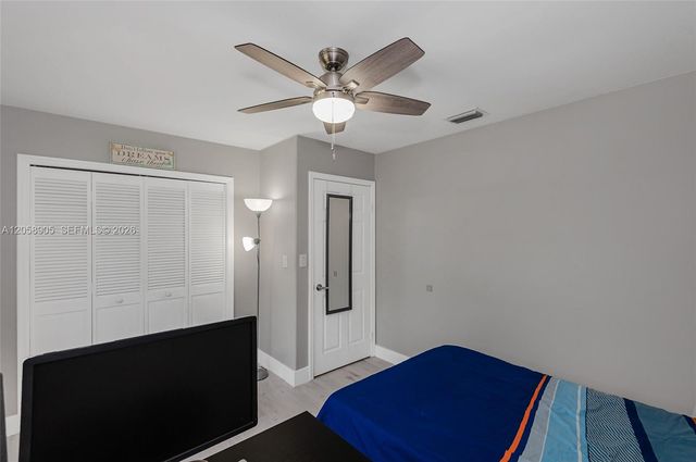 945 NW 202nd Ave, Pembroke Pines, FL 33029