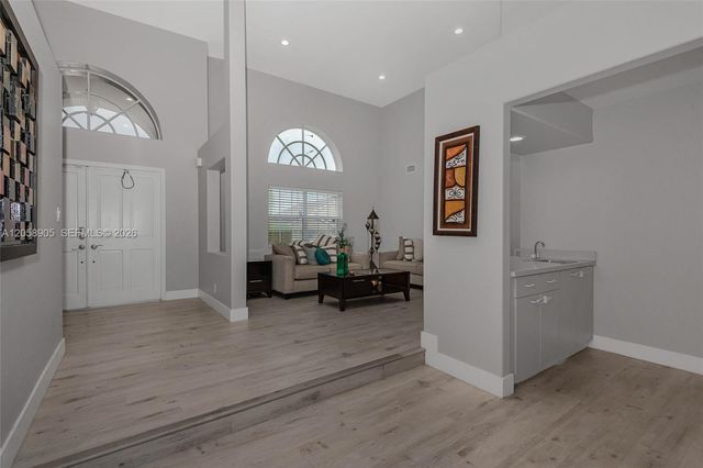 945 NW 202nd Ave, Pembroke Pines, FL 33029