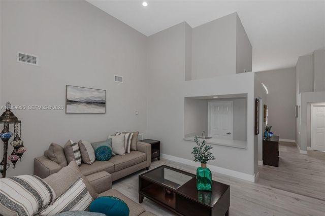 945 NW 202nd Ave, Pembroke Pines, FL 33029
