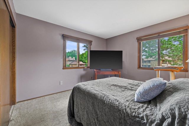 16312 W Coachlight DRIVE, New Berlin, WI 53151