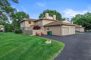 16312 W Coachlight DRIVE, New Berlin, WI 53151