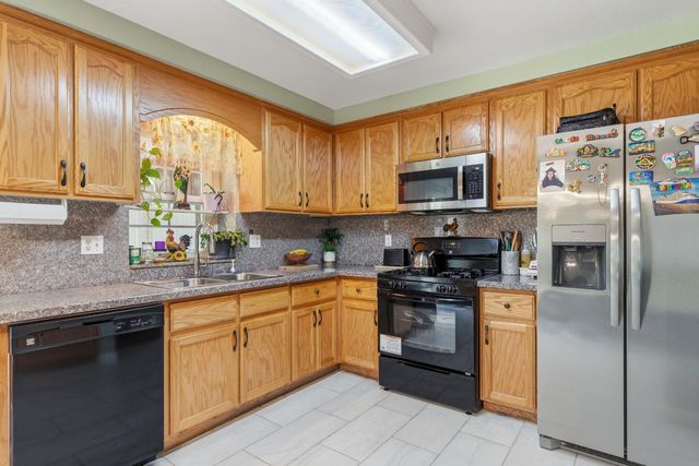 2376 Zinfandel Dr, Livingston, CA 95334