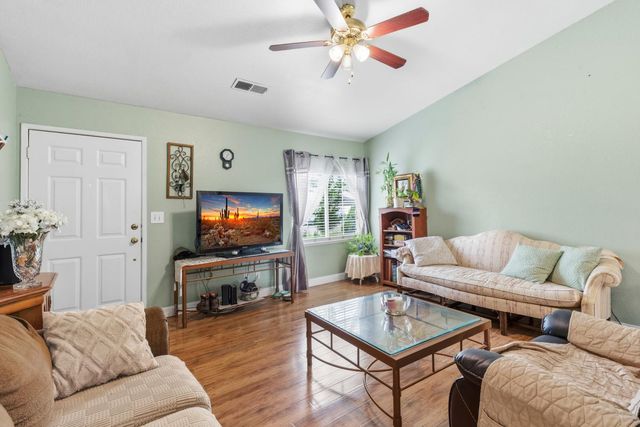 2376 Zinfandel Dr, Livingston, CA 95334