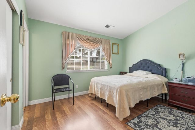 2376 Zinfandel Dr, Livingston, CA 95334