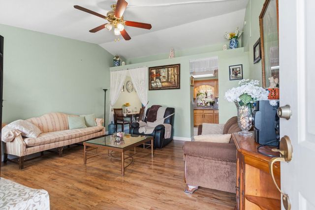 2376 Zinfandel Dr, Livingston, CA 95334