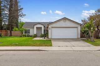 2376 Zinfandel Dr, Livingston, CA 95334