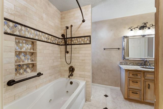 13807 Balmore Circle, Houston, TX 77069