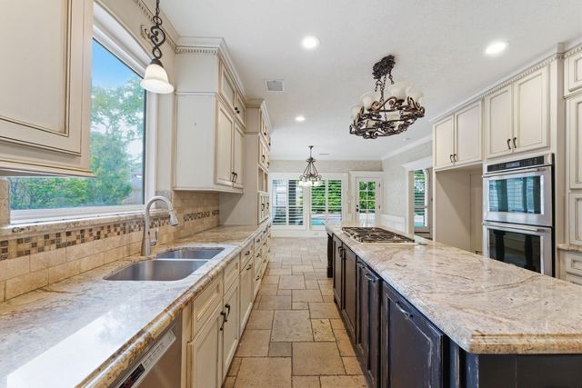 13807 Balmore Circle, Houston, TX 77069