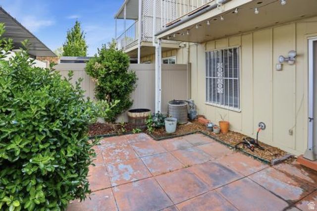 627 E SPRINGHILL DR, Murray, UT 84107