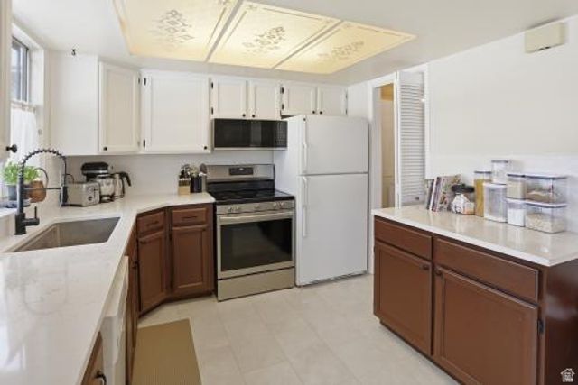 627 E SPRINGHILL DR, Murray, UT 84107