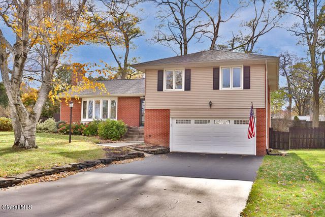 12 Delucia Terrace, Colonie, NY 12211