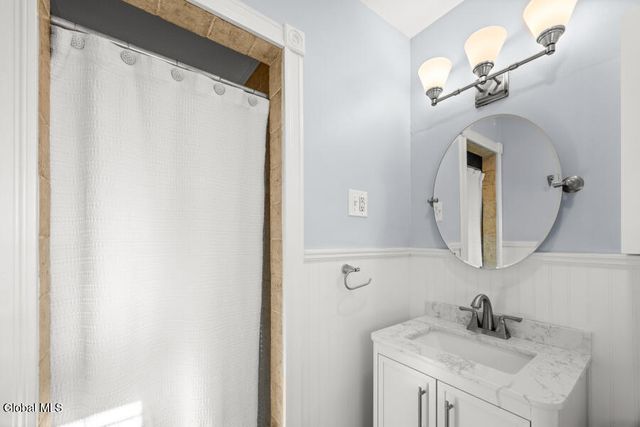 12 Delucia Terrace, Colonie, NY 12211