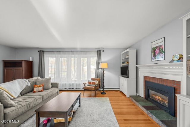 12 Delucia Terrace, Colonie, NY 12211