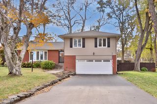 12 Delucia Terrace, Colonie, NY 12211