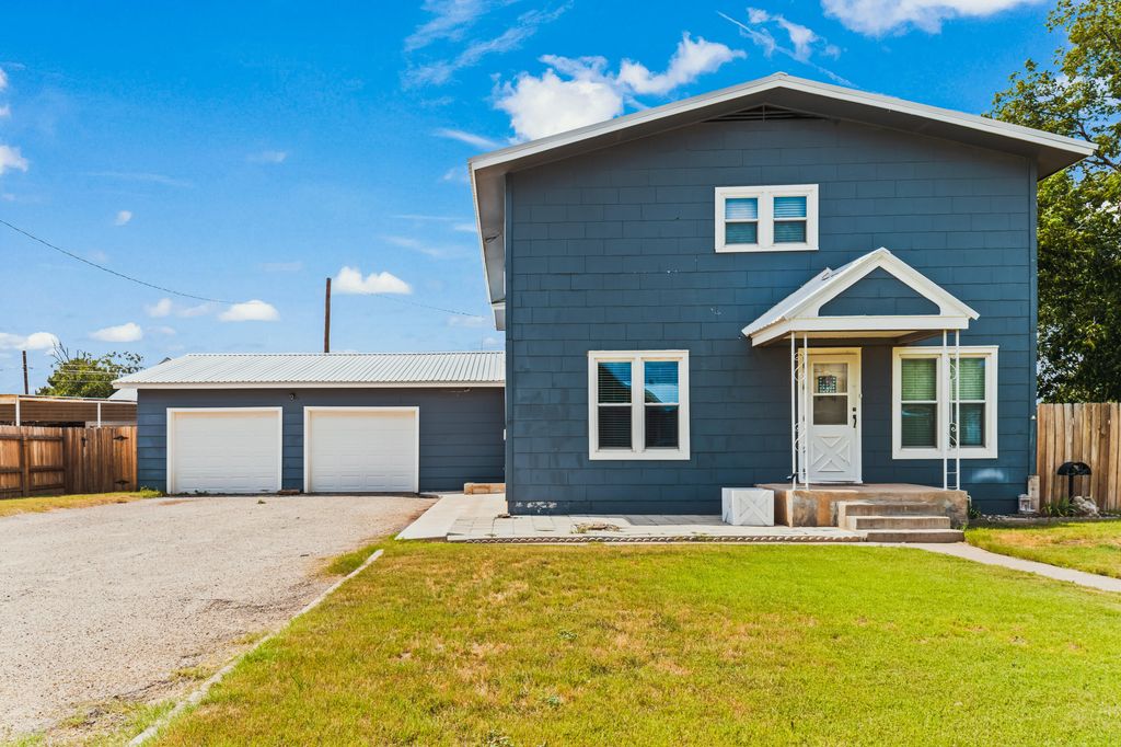 1407 Japonica Drive, Denver City, TX 79323