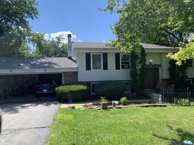 W310S8721 Casper DRIVE, Mukwonago, WI 53149