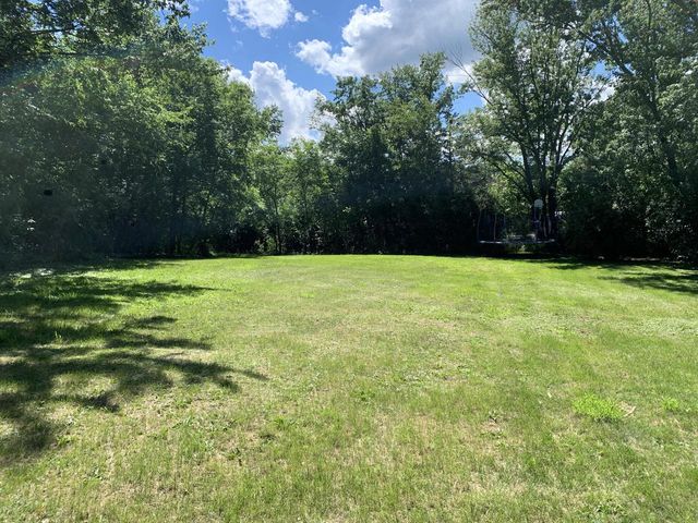 W310S8721 Casper DRIVE, Mukwonago, WI 53149
