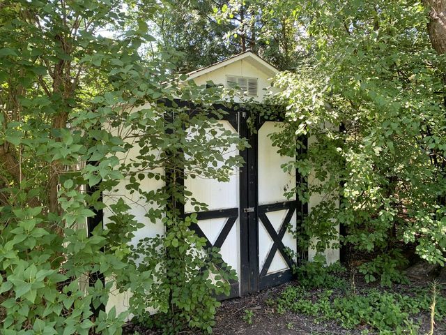 W310S8721 Casper DRIVE, Mukwonago, WI 53149