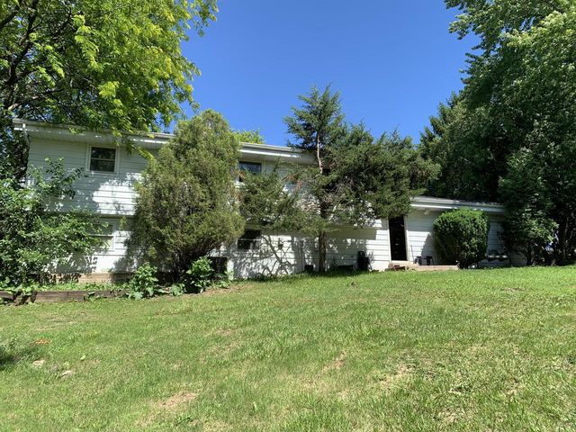 W310S8721 Casper DRIVE, Mukwonago, WI 53149