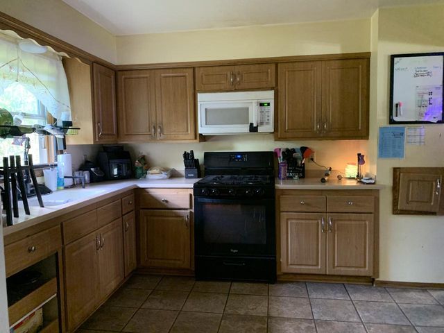 W310S8721 Casper DRIVE, Mukwonago, WI 53149