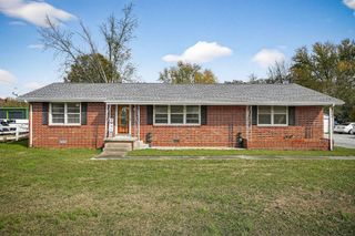 824 W Broad St, Smithville, TN 37166