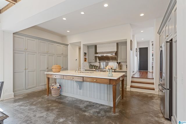 101 CONNEMARA TRAIL, Birmingham, AL 35242