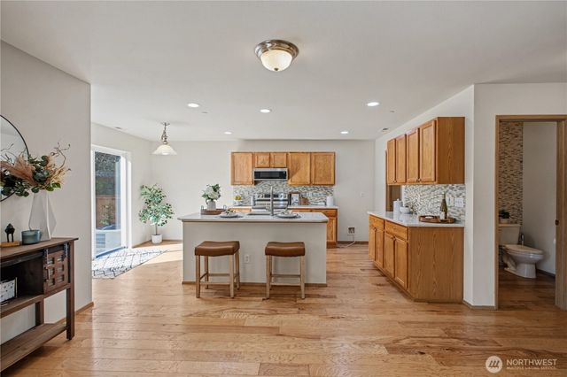 2261 Wallace Loop, Dupont, WA 98327