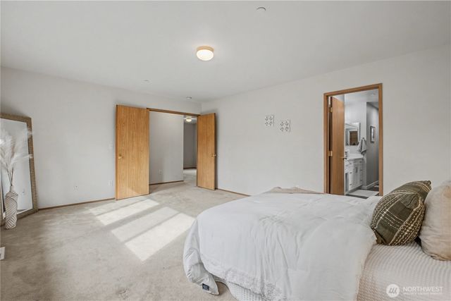 2261 Wallace Loop, Dupont, WA 98327