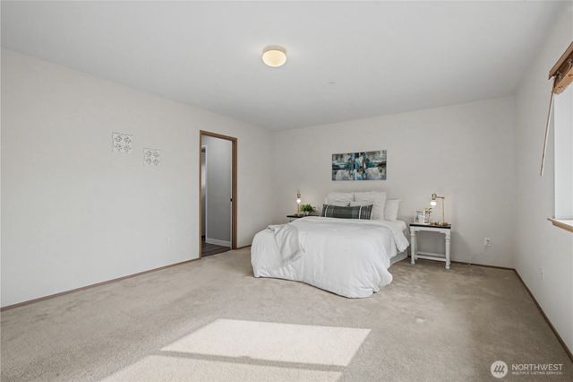 2261 Wallace Loop, Dupont, WA 98327