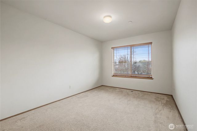 2261 Wallace Loop, Dupont, WA 98327