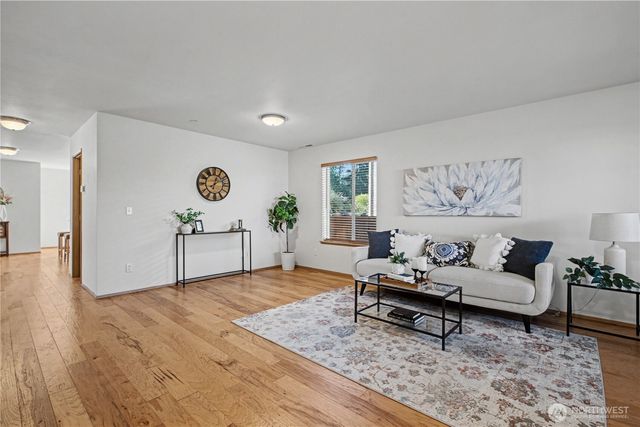 2261 Wallace Loop, Dupont, WA 98327