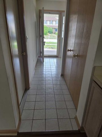 9147 Boardwalk Terrace, Orland Hills, IL 60487