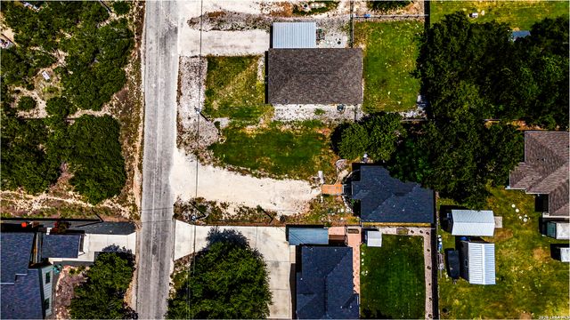 1260 MOUNTAIN VIEW DR, Canyon Lake, TX 78133