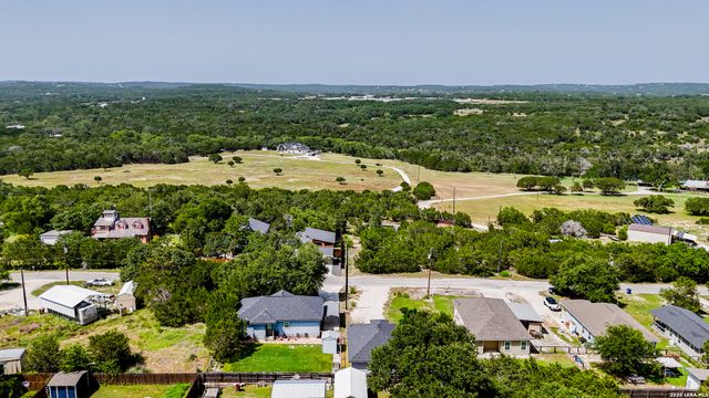 1260 MOUNTAIN VIEW DR, Canyon Lake, TX 78133