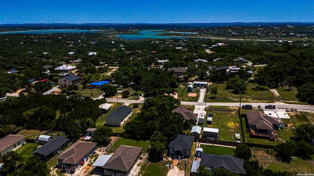 1260 MOUNTAIN VIEW DR, Canyon Lake, TX 78133