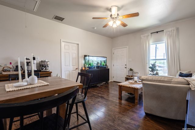 1260 MOUNTAIN VIEW DR, Canyon Lake, TX 78133